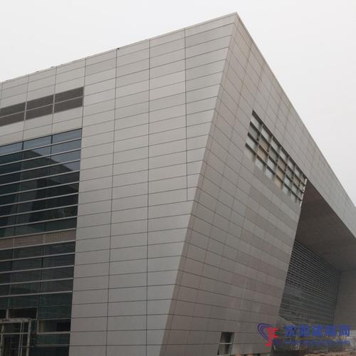 天津铝板屋面楼层和建筑外墙面铝板的建筑装饰,其中很多建筑表面用